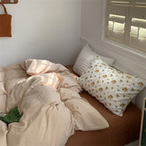 Minimalistisches Bettwäscheset mit Blumenmuster – Beige + Braun